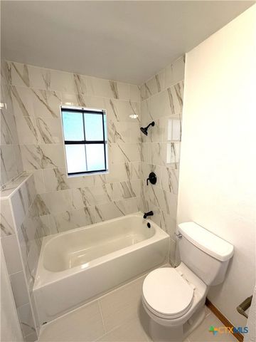 102 Tracy Lane, Victoria, TX 77904