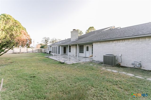 102 Tracy Lane, Victoria, TX 77904