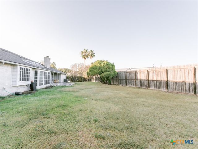 102 Tracy Lane, Victoria, TX 77904