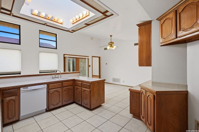 5918 BROOK FLS, Windcrest, TX 78239