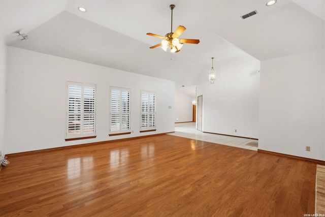 5918 BROOK FLS, Windcrest, TX 78239