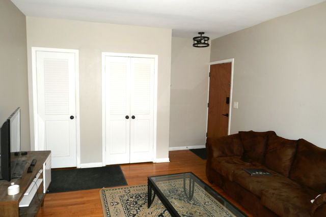 828 N Austin Boulevard 3SW, Oak Park, IL 60302