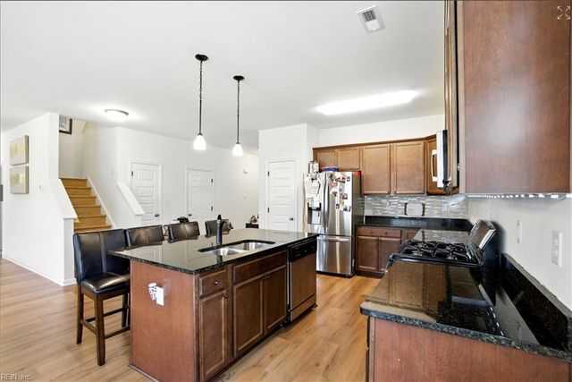 121 Meadows Landing LN, Suffolk, VA 23434