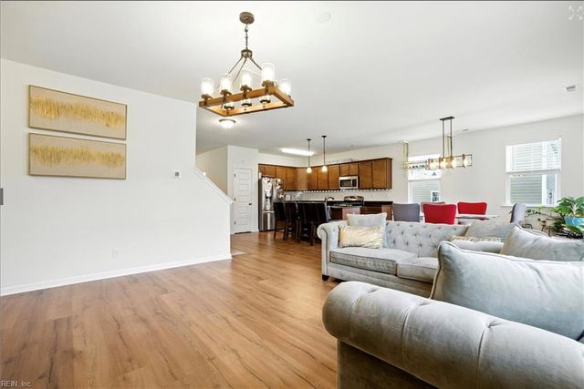 121 Meadows Landing LN, Suffolk, VA 23434