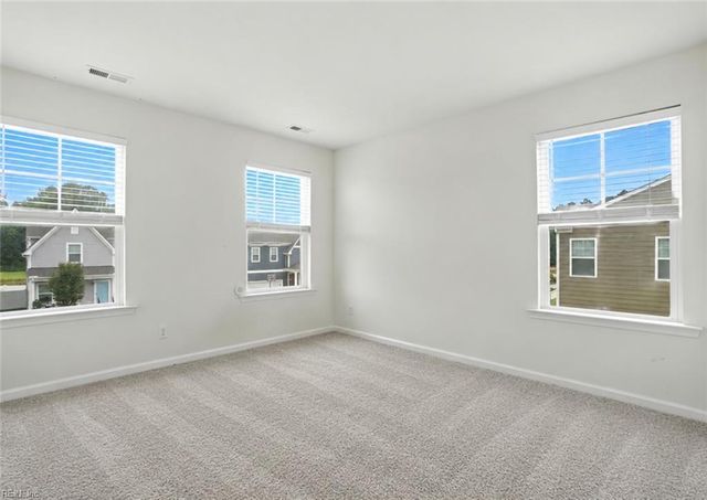 121 Meadows Landing LN, Suffolk, VA 23434