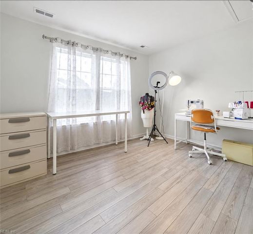 121 Meadows Landing LN, Suffolk, VA 23434