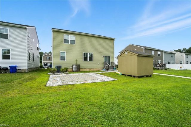 121 Meadows Landing LN, Suffolk, VA 23434