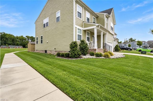 121 Meadows Landing LN, Suffolk, VA 23434