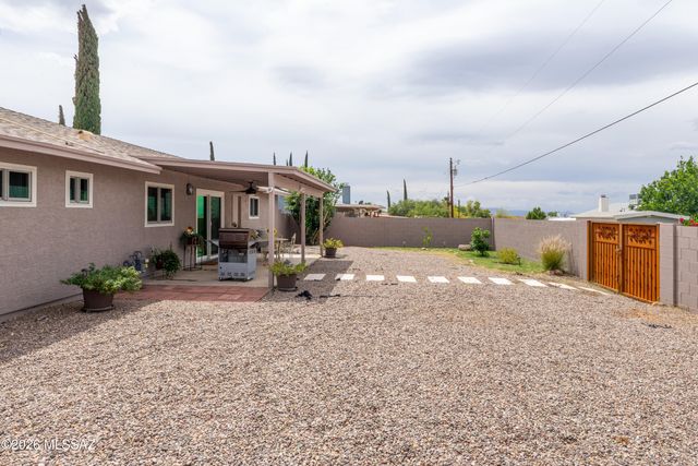 134 W George Truit Street, Corona De Tucson, AZ 85641