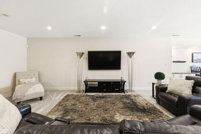 1920 High Mdw S, Niles, MI 49120