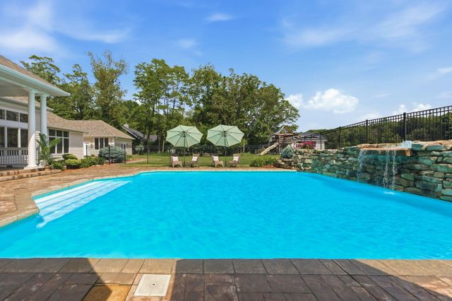 1920 High Mdw S, Niles, MI 49120