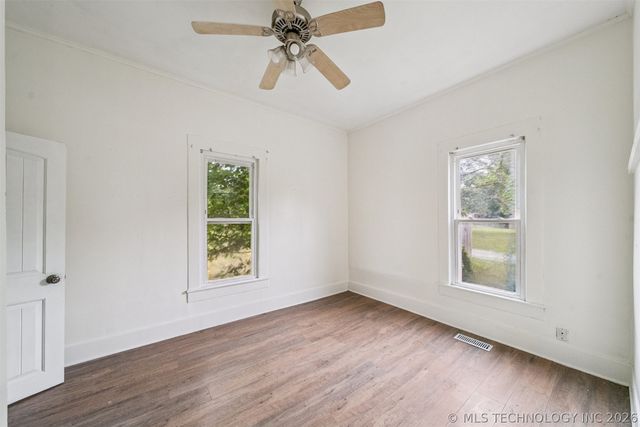 422 S Bristow Avenue, Coweta, OK 74429
