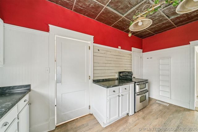 422 S Bristow Avenue, Coweta, OK 74429
