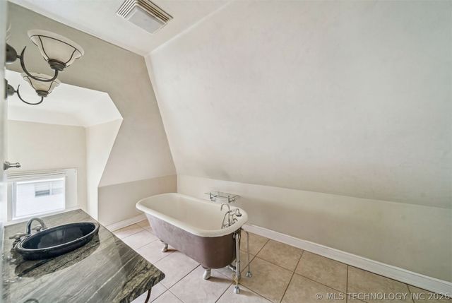 422 S Bristow Avenue, Coweta, OK 74429