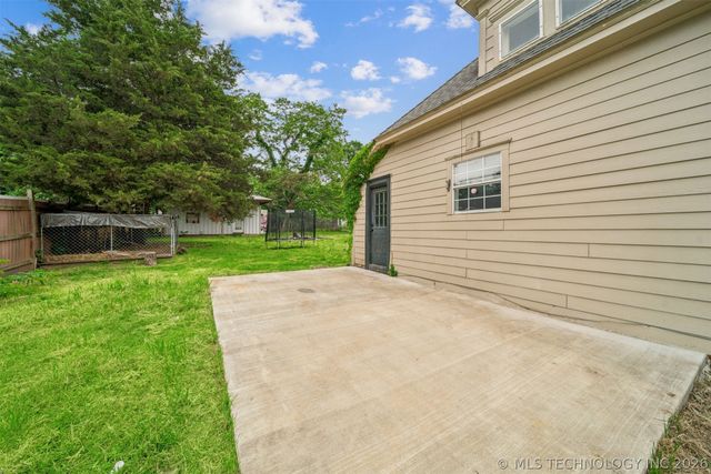 422 S Bristow Avenue, Coweta, OK 74429