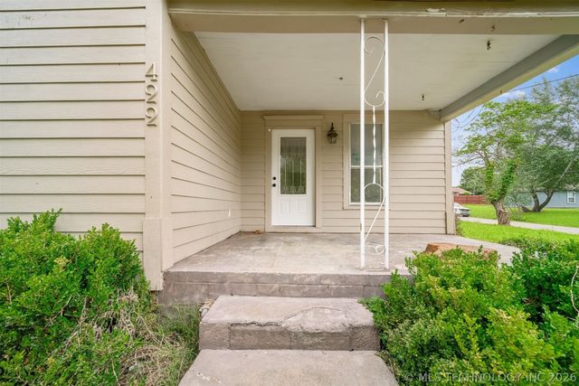 422 S Bristow Avenue, Coweta, OK 74429