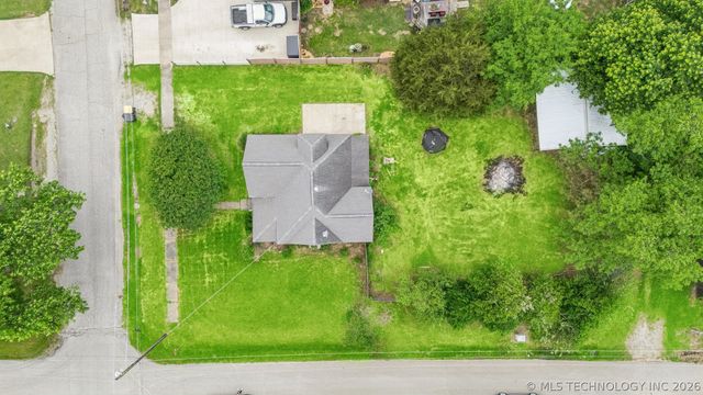 422 S Bristow Avenue, Coweta, OK 74429
