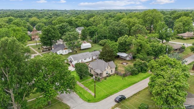 422 S Bristow Avenue, Coweta, OK 74429