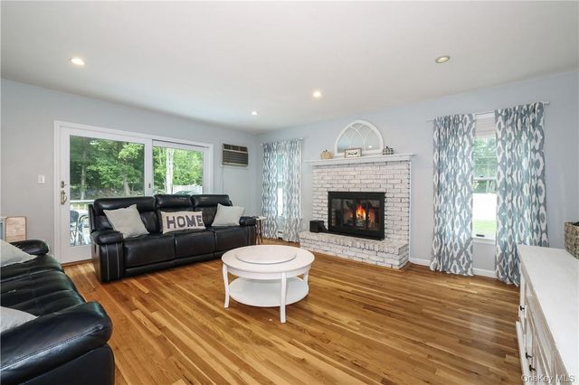 2 Hachaliah Brown Drive, Somers, NY 10589
