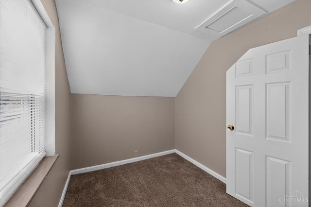 3917 Delhi Avenue, Cincinnati, OH 45204