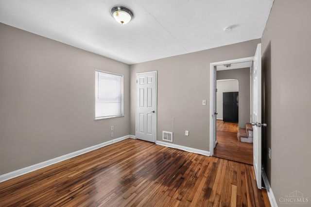 3917 Delhi Avenue, Cincinnati, OH 45204