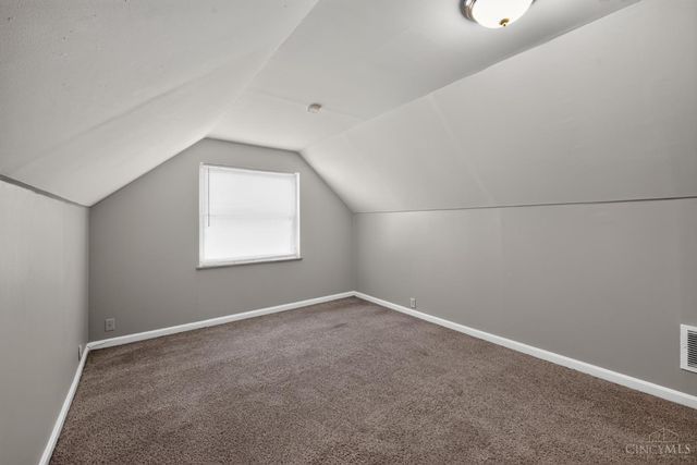 3917 Delhi Avenue, Cincinnati, OH 45204