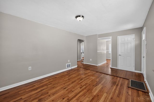3917 Delhi Avenue, Cincinnati, OH 45204