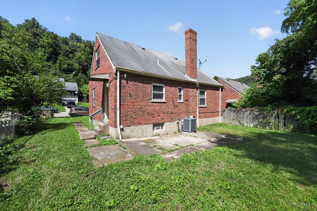 3917 Delhi Avenue, Cincinnati, OH 45204