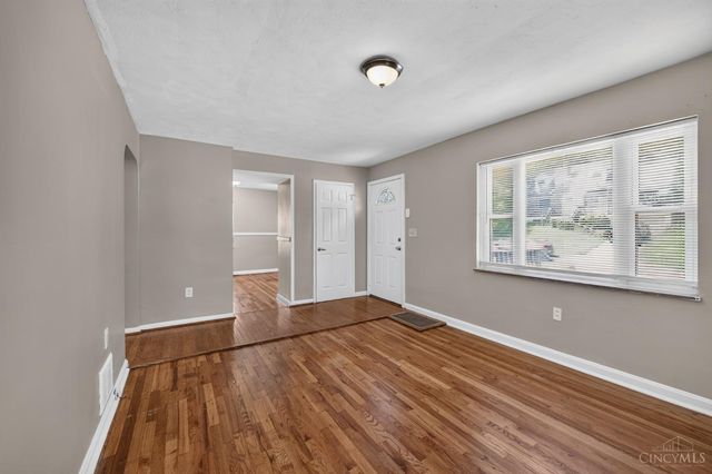 3917 Delhi Avenue, Cincinnati, OH 45204