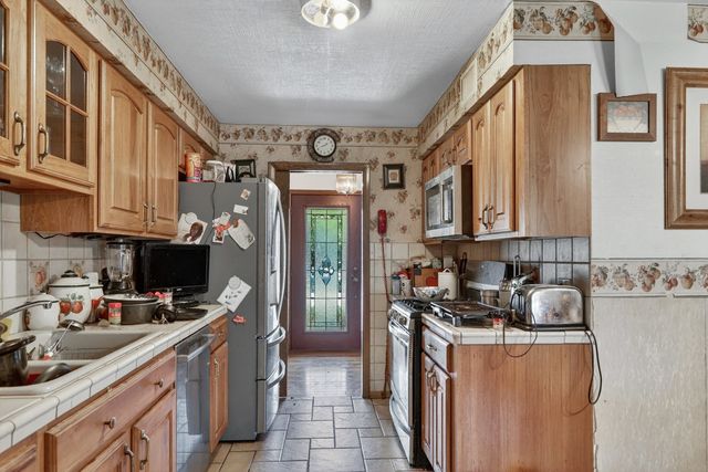 16818 Ellis Avenue, South Holland, IL 60473