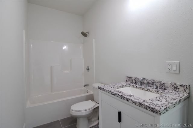 10095 N 160 Road, Okmulgee, OK 74447