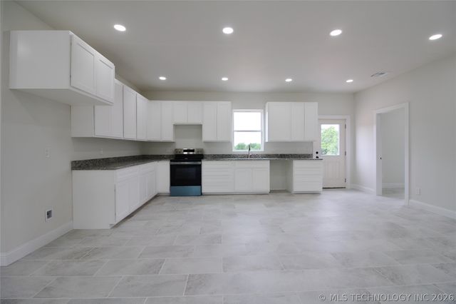 10095 N 160 Road, Okmulgee, OK 74447