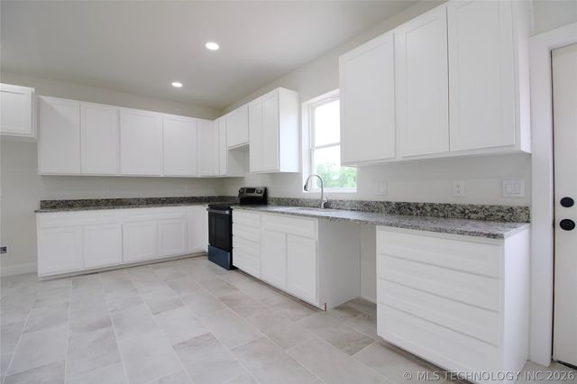 10095 N 160 Road, Okmulgee, OK 74447