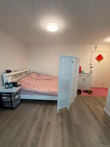 4240 Bowne Street 4H, Flushing, NY 11355