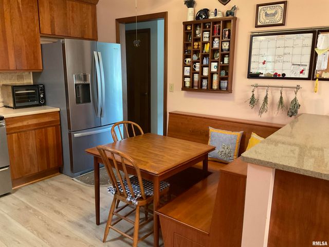 809 W SPRING Street, Eldridge, IA 52748