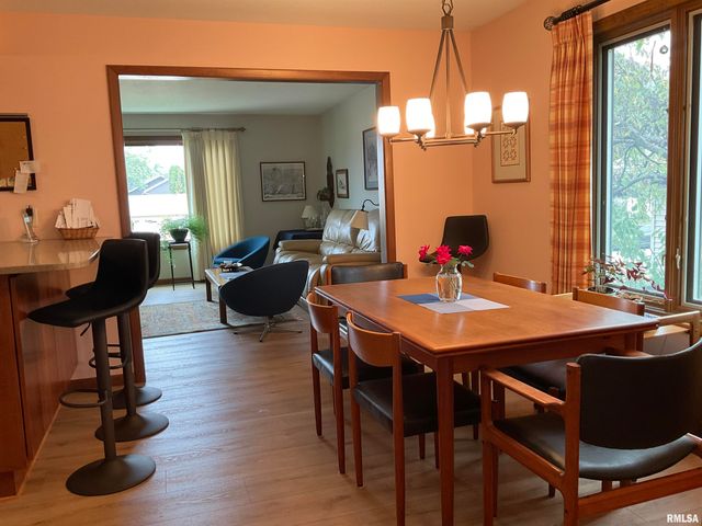 809 W SPRING Street, Eldridge, IA 52748