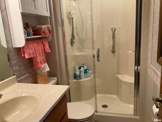 809 W SPRING Street, Eldridge, IA 52748