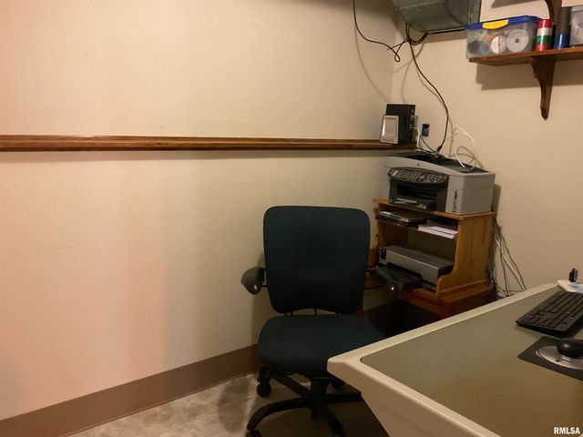 809 W SPRING Street, Eldridge, IA 52748