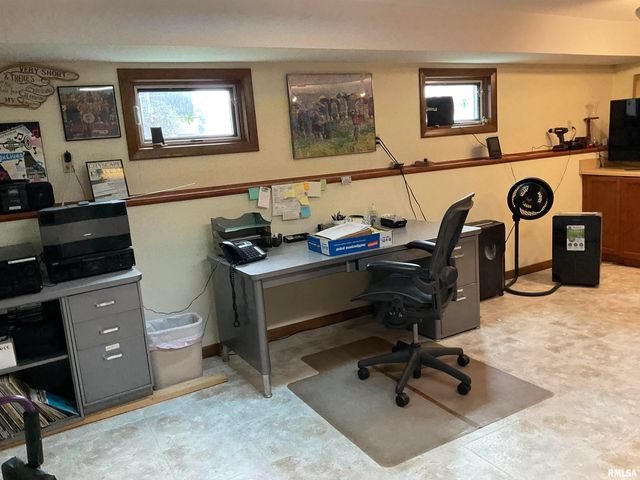 809 W SPRING Street, Eldridge, IA 52748