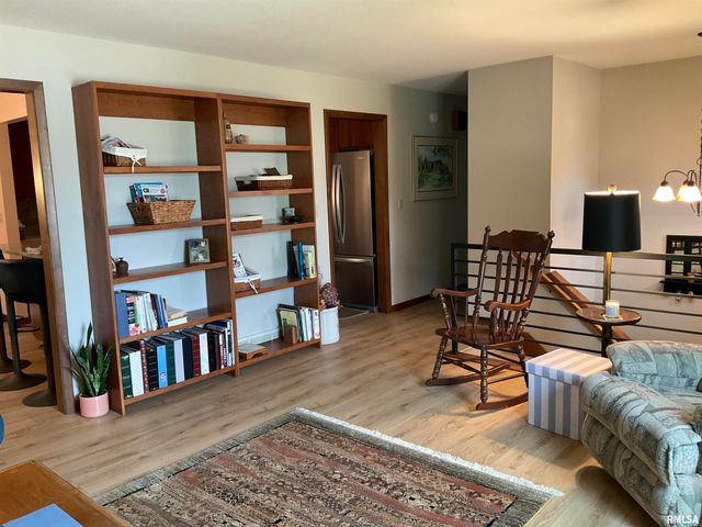 809 W SPRING Street, Eldridge, IA 52748