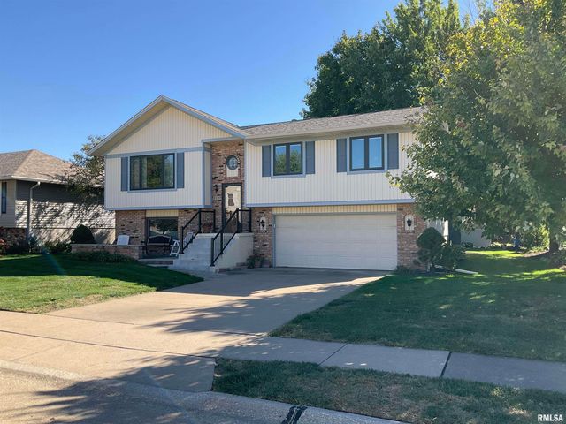 809 W SPRING Street, Eldridge, IA 52748