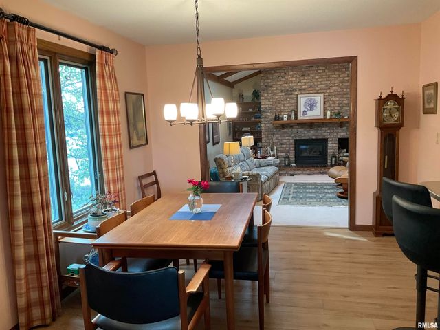 809 W SPRING Street, Eldridge, IA 52748