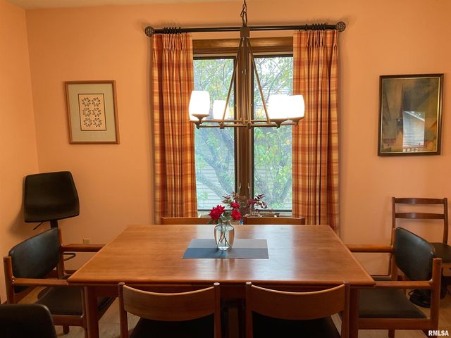 809 W SPRING Street, Eldridge, IA 52748