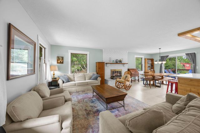 1373 Pine View Trail, Houlton, WI 54082