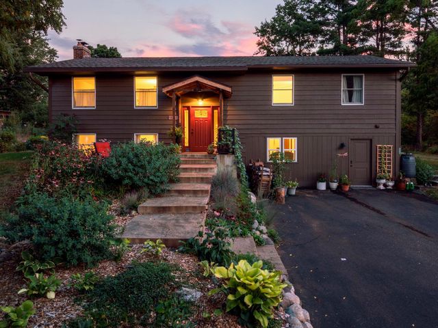 1373 Pine View Trail, Houlton, WI 54082
