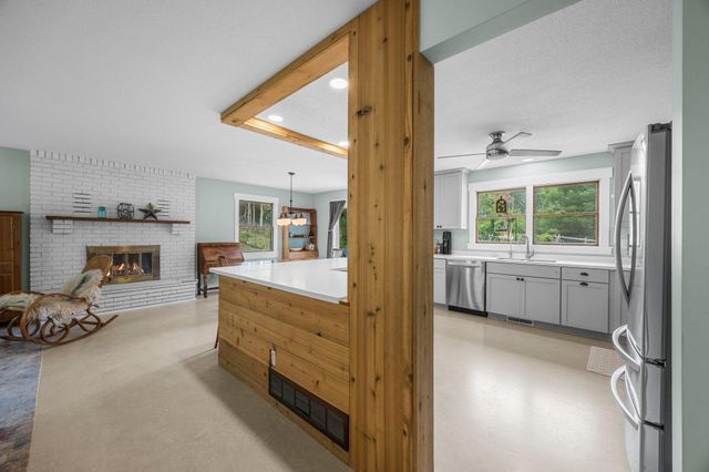 1373 Pine View Trail, Houlton, WI 54082