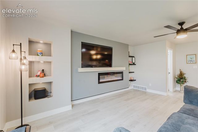 372 Mission Hill Way, Colorado Springs, CO 80921