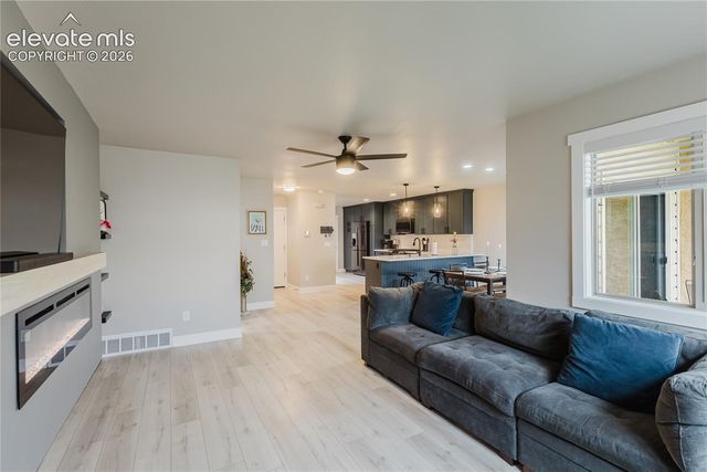 372 Mission Hill Way, Colorado Springs, CO 80921