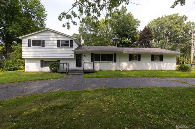 2720 Merelus Drive, Waterford Charter Township, MI 48329