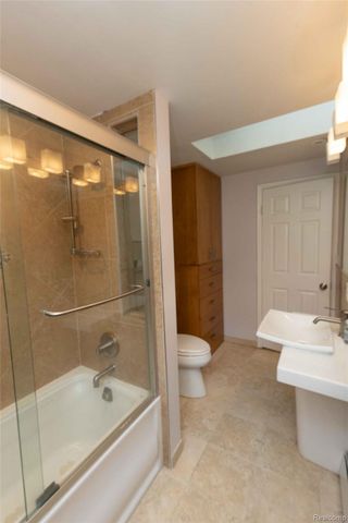 2720 Merelus Drive, Waterford Charter Township, MI 48329